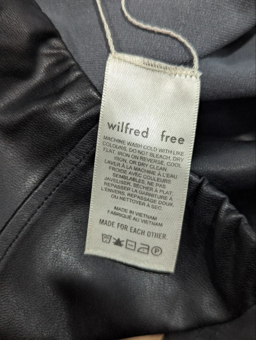 Aritzia Wilfred Free Women's Daria Black Faux Leather Leggings Sz M *NWOT